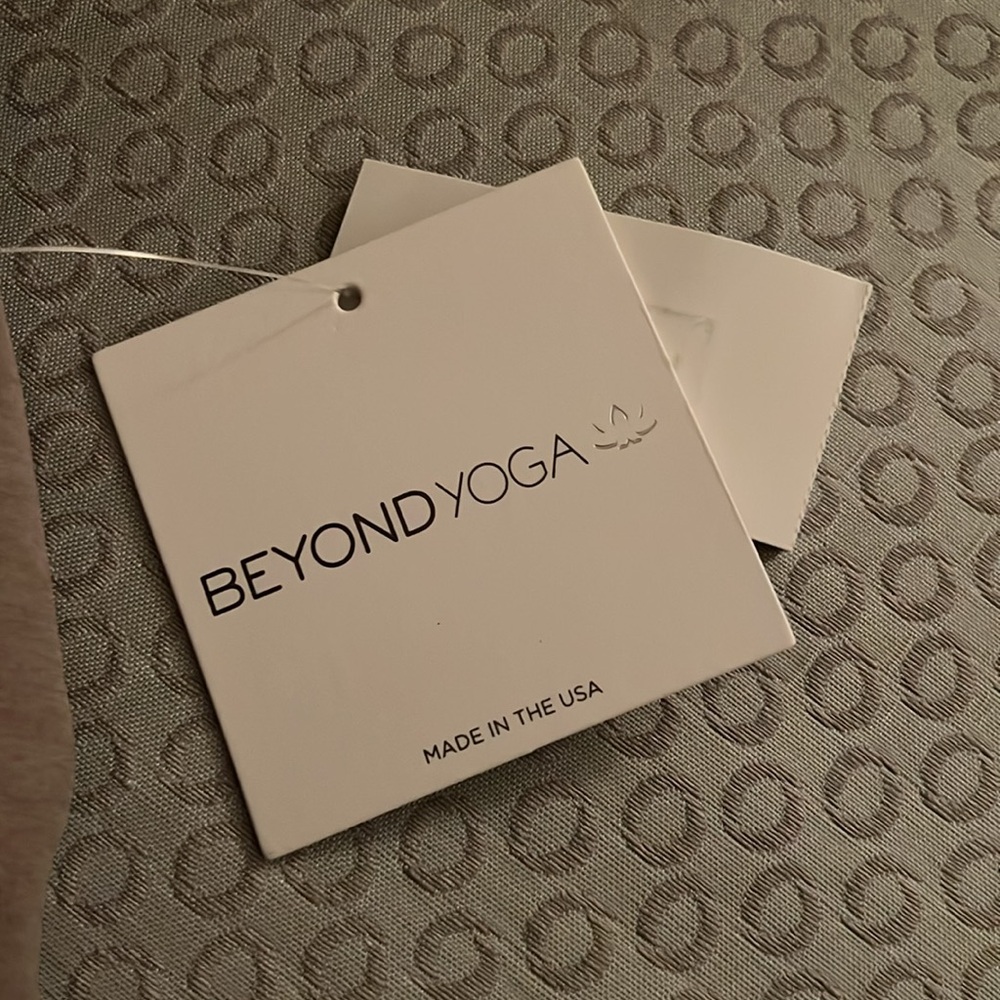 Beyond Yoga Leggings - Picture 9 of 14